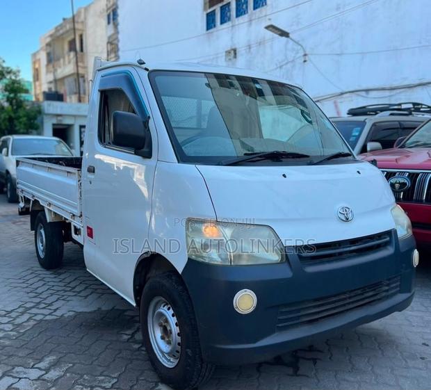 Toyota TownAce 2016 White