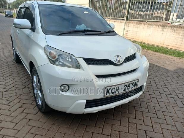 Toyota IST 2011 White