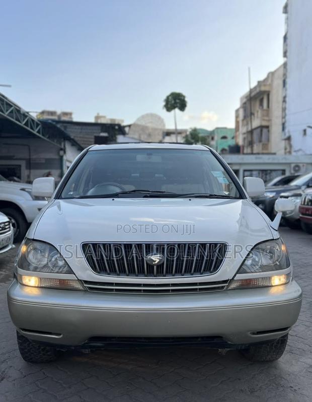 Toyota Harrier 3.0 V6 2002 White