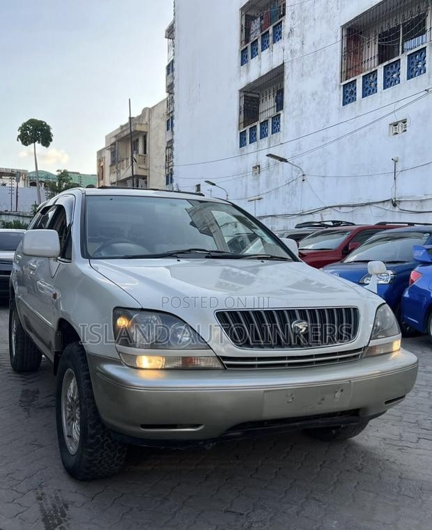 Toyota Harrier 3.0 V6 2002 White