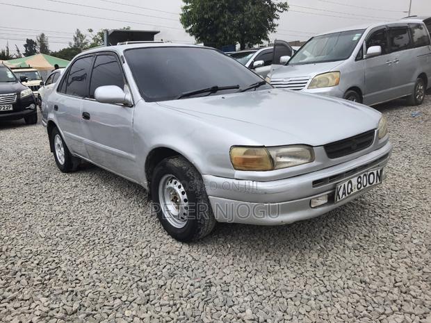 Toyota Corolla 2001 Gold