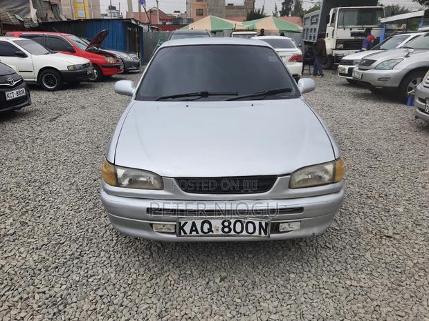 Toyota Corolla 2001 Gold