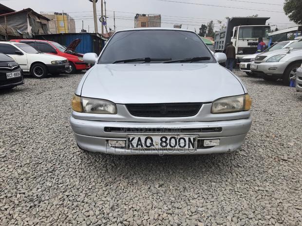 Toyota Corolla 2001 Gold