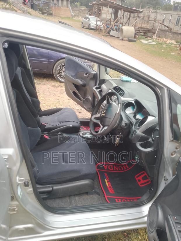 Honda Fit 2012 Gold