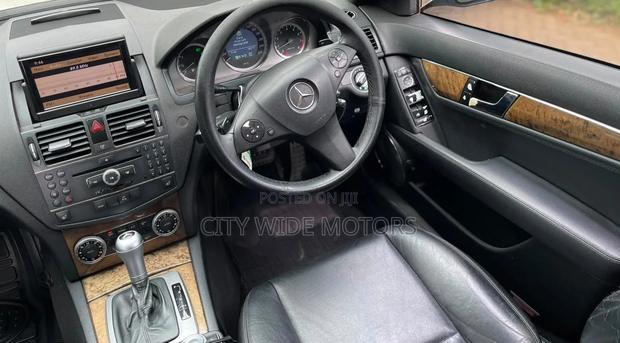 Mercedes-Benz C200 2009 White