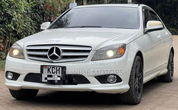 Mercedes-Benz C200 2009 White
