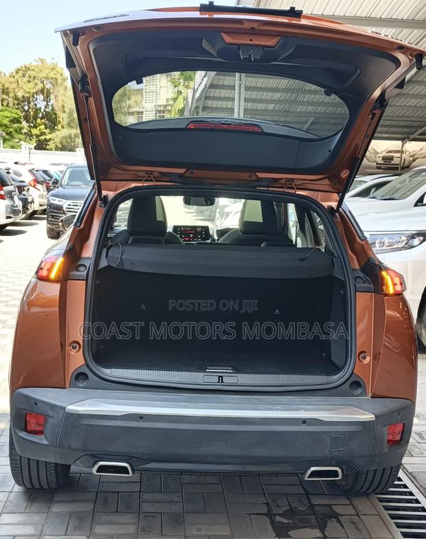 Peugeot 208 2021 Brown