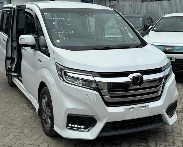 Honda Stepwgn 2019 White