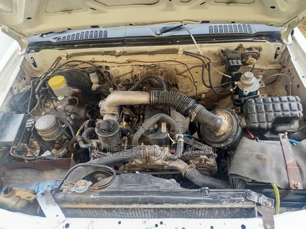Nissan Hardbody 2007 White