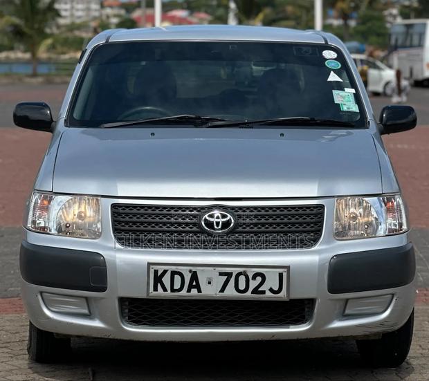 Toyota Succeed SV Premium 2014 Silver