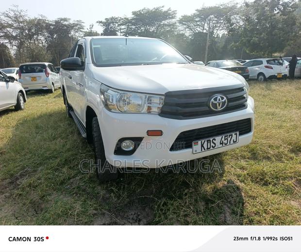 Toyota Hilux 2017 White