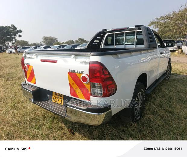 Toyota Hilux 2017 White