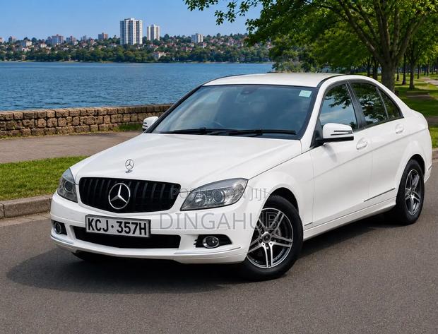 Mercedes-Benz C200 2009 White
