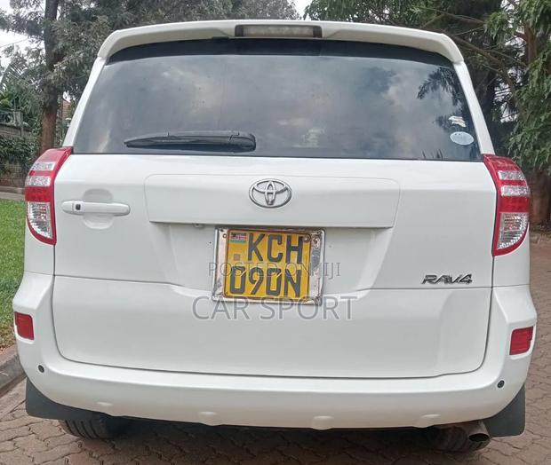 Toyota RAV4 2009 White