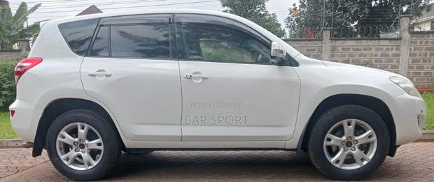 Toyota RAV4 2009 White