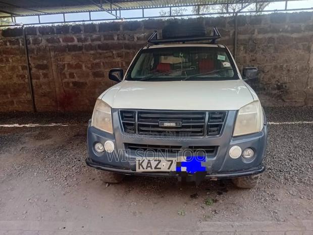 Isuzu D-MAX 2010 White