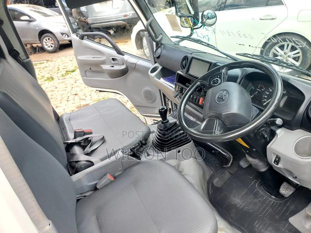 Isuzu D-MAX 2010 White