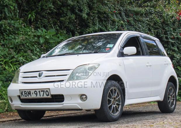 Toyota IST 2004 White