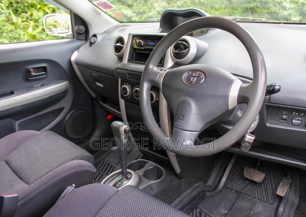 Toyota IST 2004 White