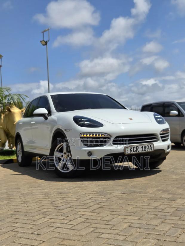 Porsche Cayenne 2013 White