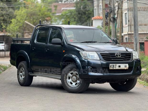 Toyota Hilux 2012 Black