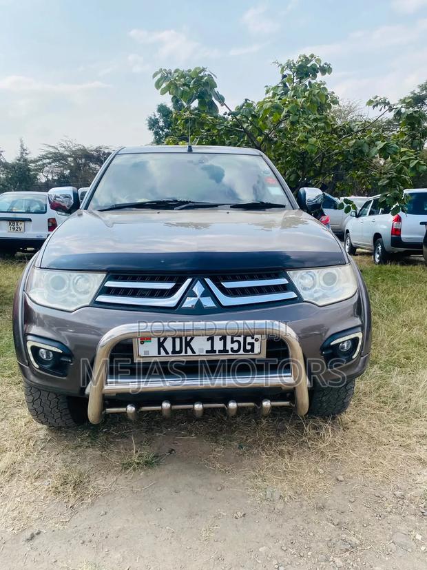 Mitsubishi L200 2015 Gray