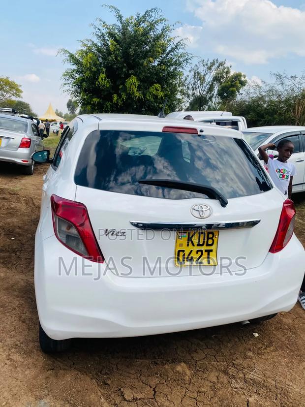 Toyota Vitz 2013 White