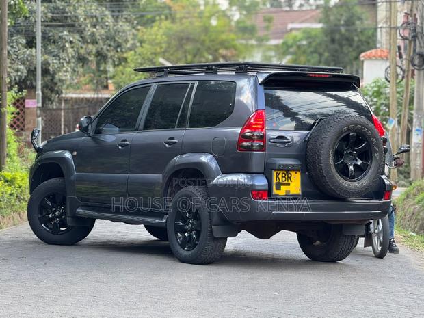 Toyota Land Cruiser Prado 2005 Gray