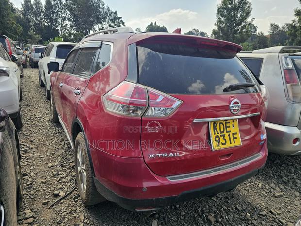 Nissan X-Trail 2014 Red