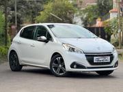 Peugeot 208 2017 White for sale