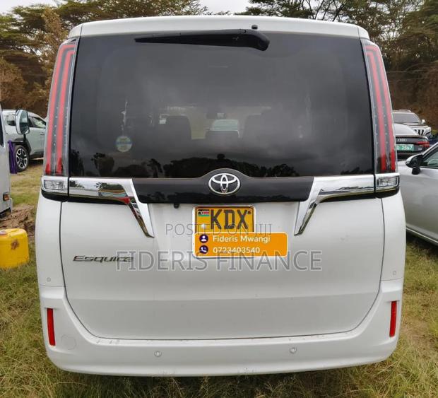 Toyota Esquire 2019 White