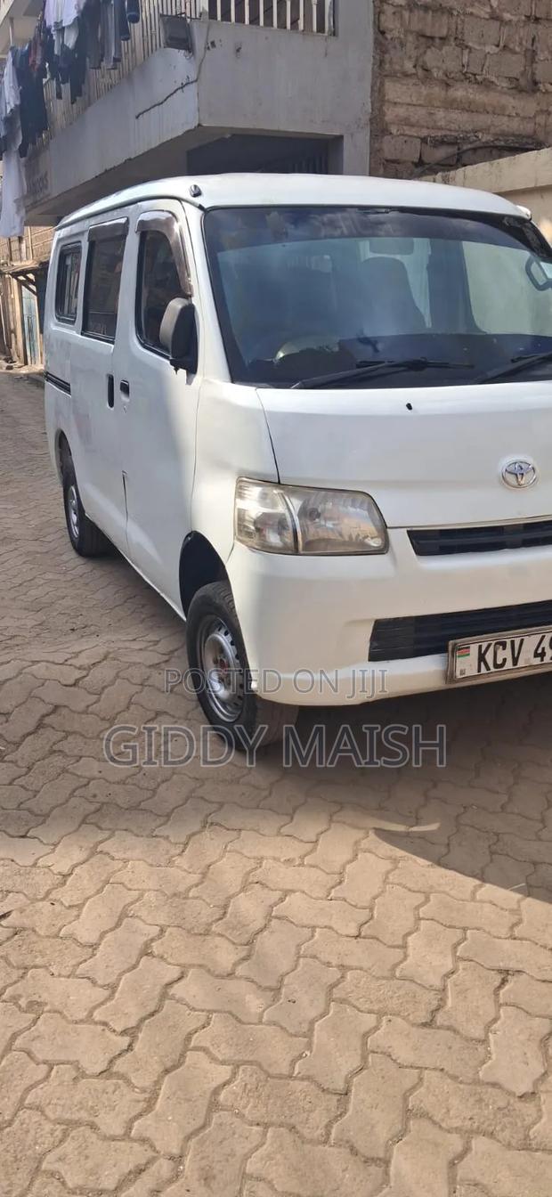 Toyota TownAce 2012 White