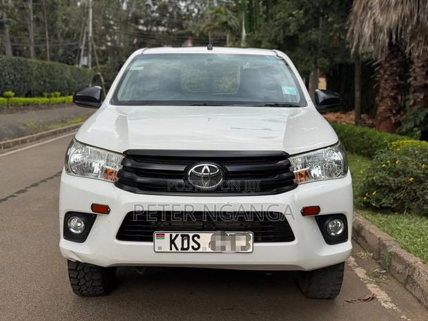 Toyota Hilux 2017 White