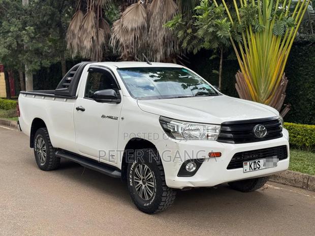 Toyota Hilux 2017 White