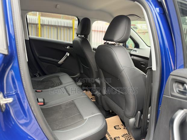 Peugeot 2008 2019 Blue