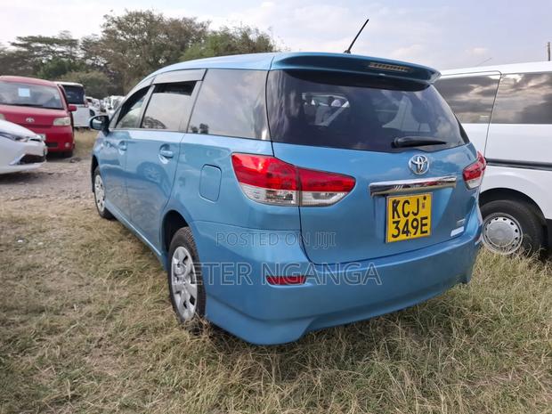 Toyota Wish 2009 Blue