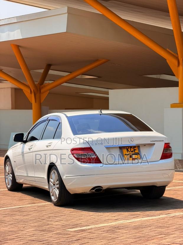 Mercedes-Benz C200 2009 White