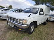 Toyota Hilux 2004 White for sale