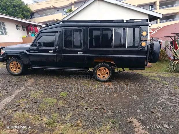 Toyota Land Cruiser 2003 Black