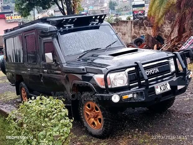 Toyota Land Cruiser 2003 Black