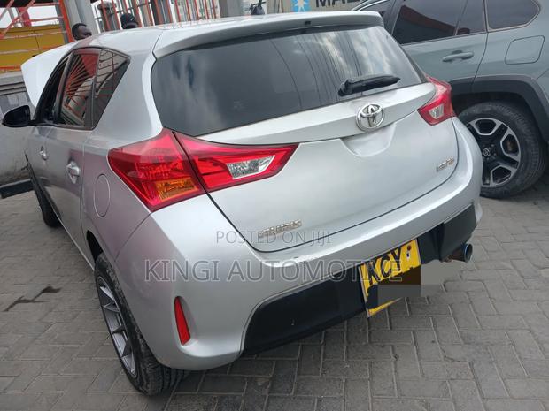 Toyota Auris 2013 Silver