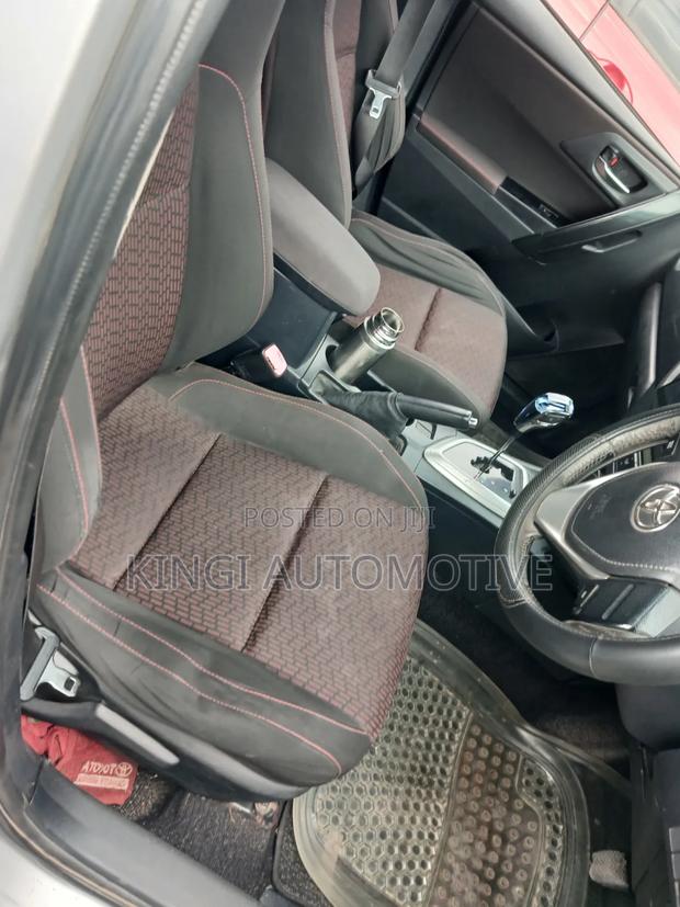 Toyota Auris 2013 Silver