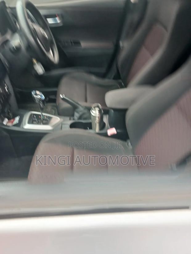 Toyota Auris 2013 Silver