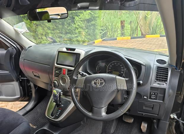 Toyota Rush 2012 Black