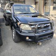 Toyota Hilux 2006 Black for sale