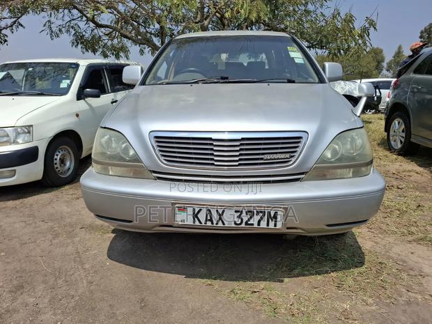Toyota Harrier 2000 Silver