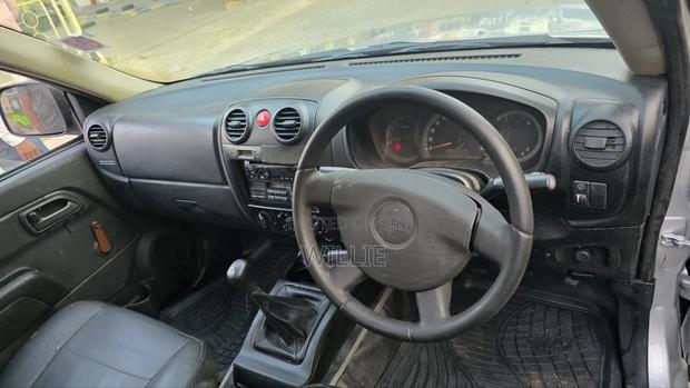Isuzu D-MAX 2010 Silver