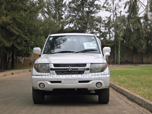 Mitsubishi Pajero IO 2004 White