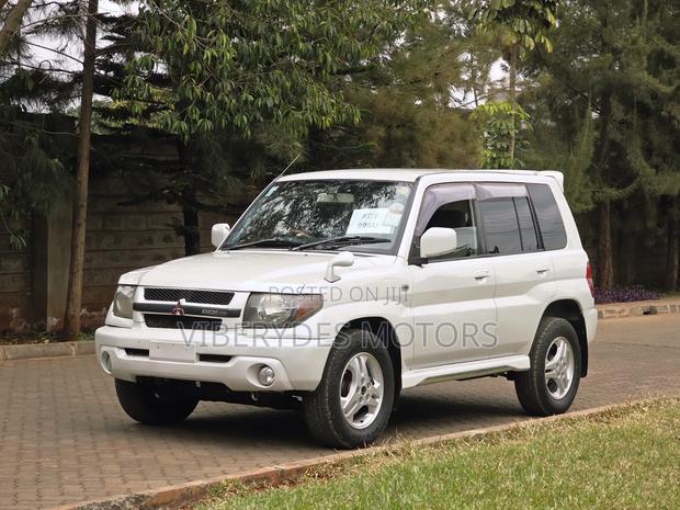 Mitsubishi Pajero IO 2004 White