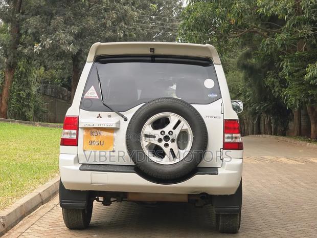 Mitsubishi Pajero IO 2004 White